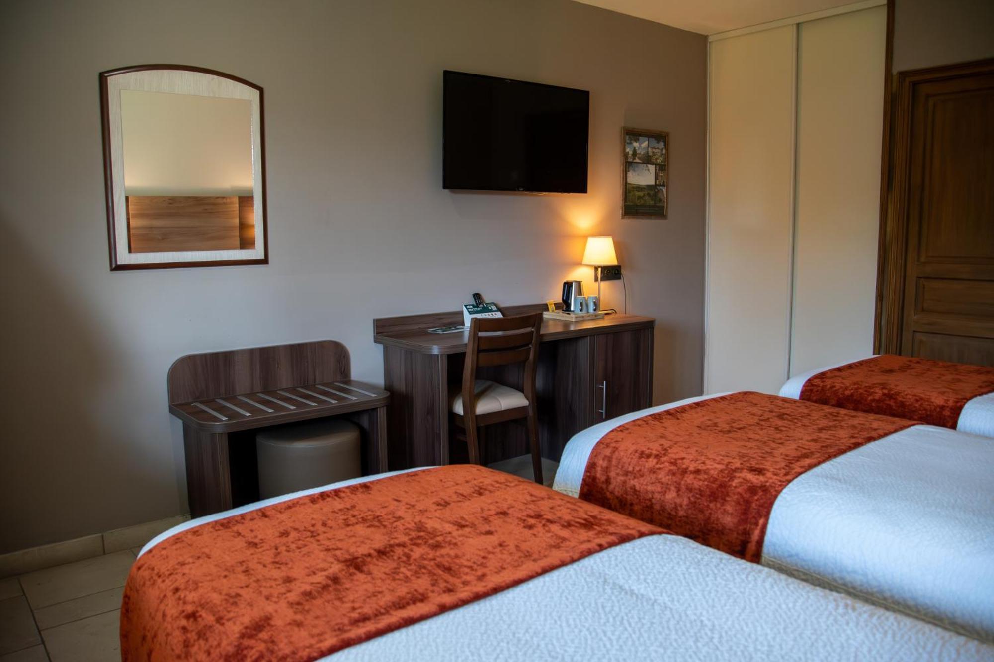 Logis Des Sources Hotel Creney-pres-Troyes Exterior photo